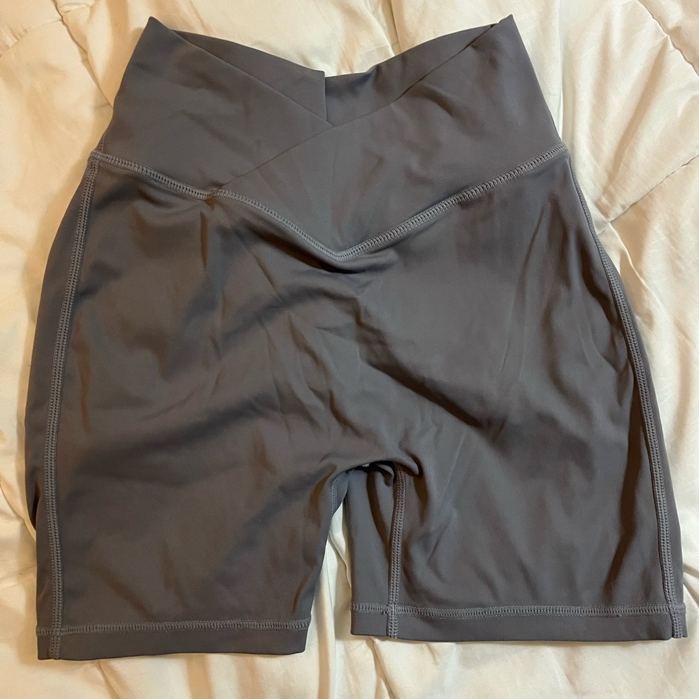 Yeoreo Women's Gray Athletic Shorts - Picture 3 of 9